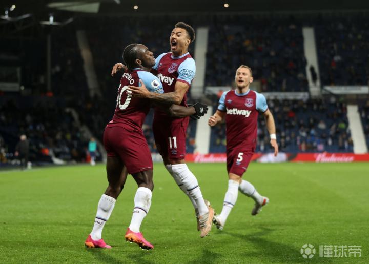 爱游戏在线-西汉姆联主场战平，争夺积分榜前列(西汉姆联与伯恩茅斯比赛最新比分预测)  第2张